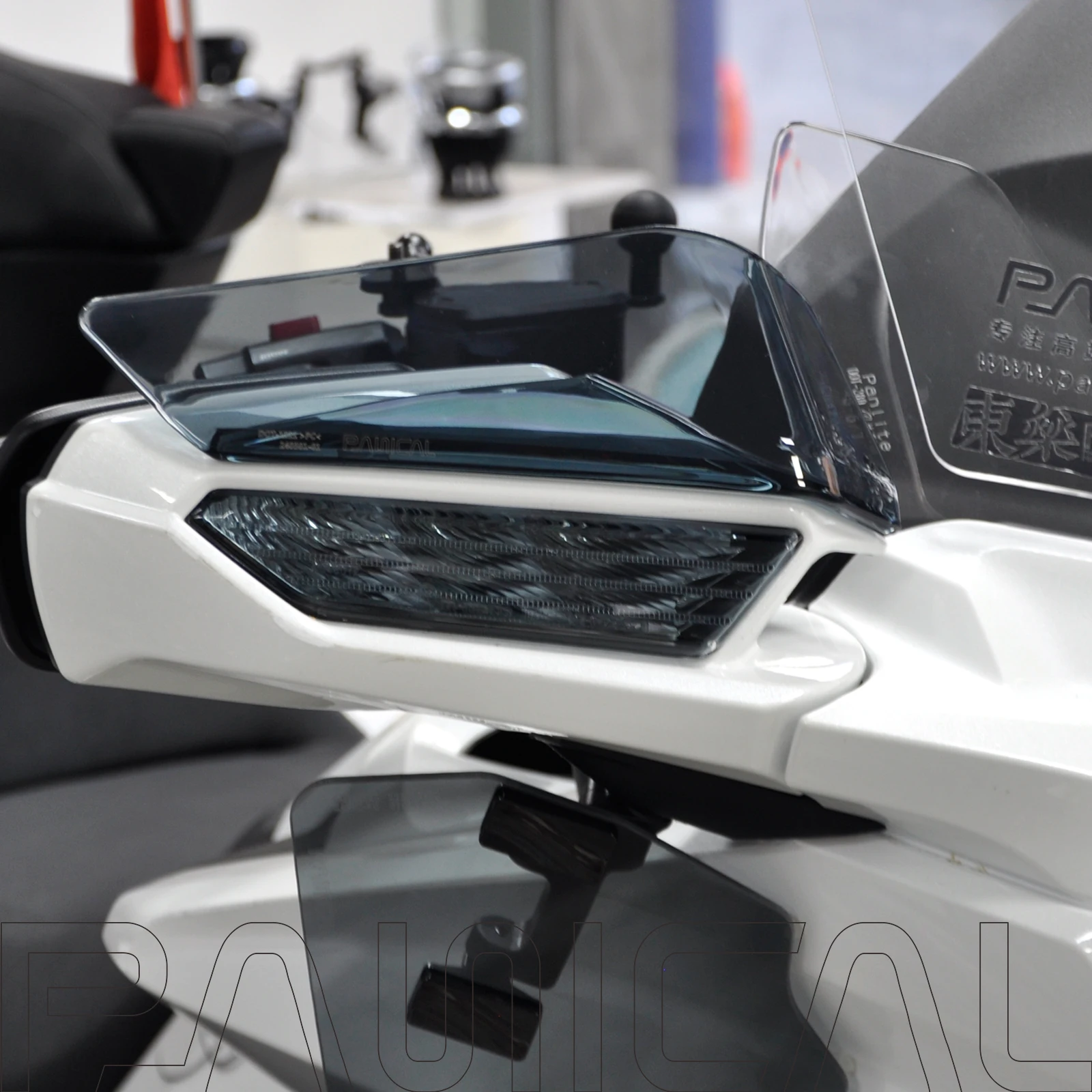 

PANICAL Motorcycle rearview mirror spoiler Air deflector for Honda GoldWing GL1800 DCT F6B 2018-2025 Windshield Accessories