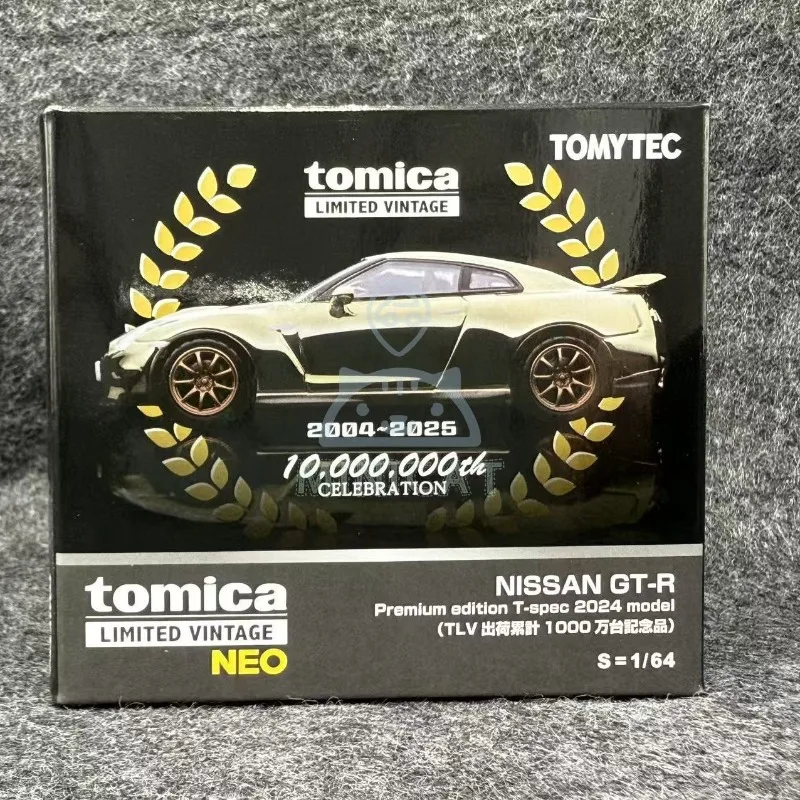 In stock: 1:64 GT-R T-SPEC 24th year gold-plated alloy high end simulation car model creative decorative item, festival gift