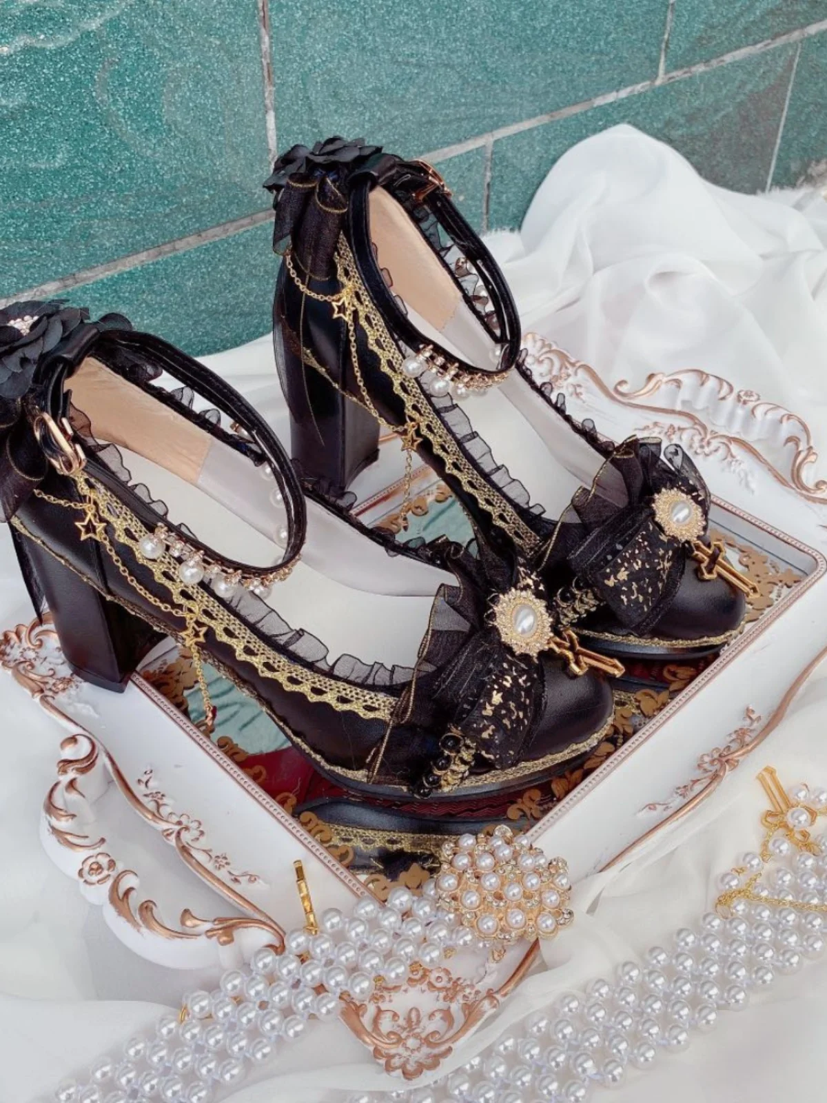 Sepatu Lo buatan tangan Lolita gadis cantik sepatu hak tinggi emas putih pengantin sepatu performa panggung wanita manis hadiah dewasa