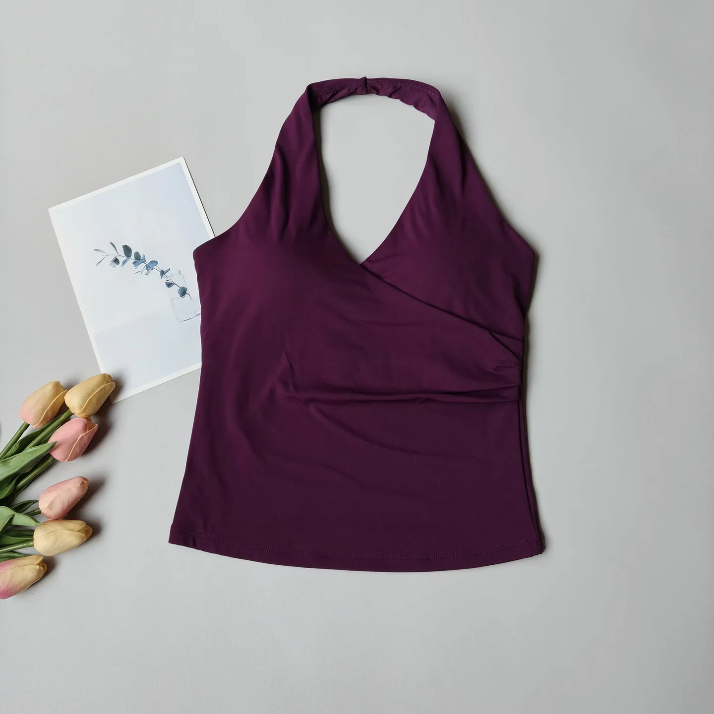 Halsband-Yoga-Top für Damen, hohe Elastizität, bequem, atmungsaktiv, überkreuzter Rücken, figurformend, Sport-Fitness-BH, zum Tragen als Oberbekleidung geeignet. – Detail 4