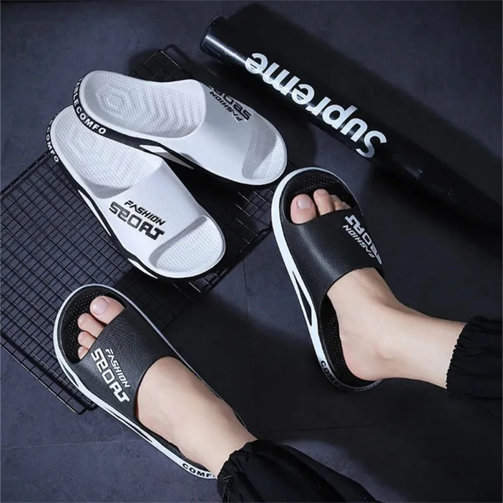 Summer Men Slippers Beach Slides Letter Design Bathroom Anti Slip Sandals Home Indoor Outdoor Trendy Shoes Couples Slipper