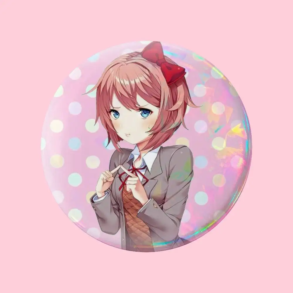 Cartoon-Spielfigur Sayori Anstecknadeln 25 32 44 58 75 mm Runde Cosplay-Pins Taschendekoration Fans Sammlerstücke Freunde Geschenke Brosche Souvenir – Detail 10