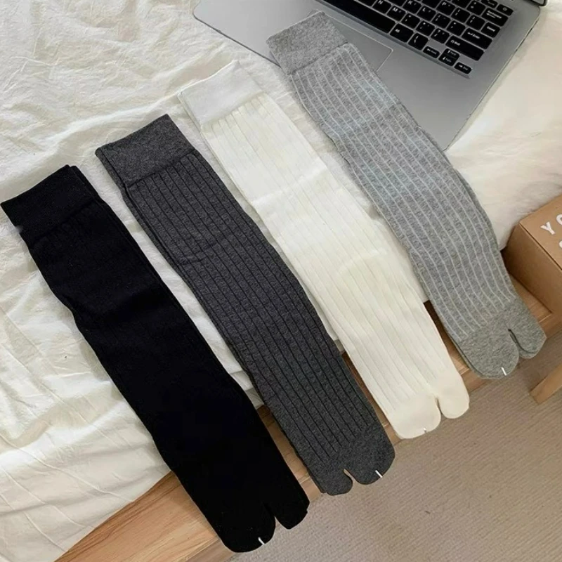 Japanese Tabi Two‑Toe Knee High Socks Women Vertical Ribbed Knit Solid Color Long Split Toe Casual Stack Socks2pcs