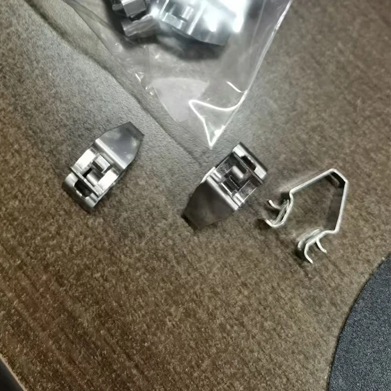 مشبك حاجب الشمس 6R 0867633 لشركة فولكس فاجن أودي 6R0 867 633 #2