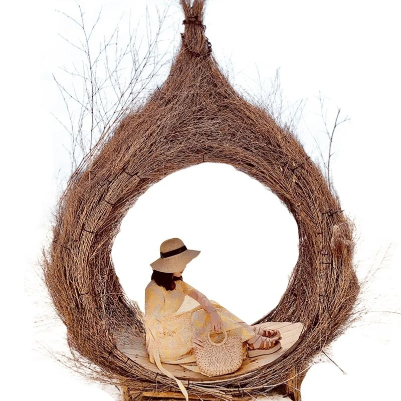 

Courtyard resort, swing basket, chairlift, hotel, B&B, photo check-in props