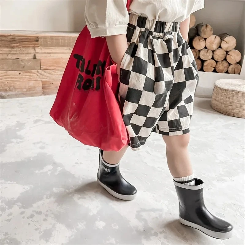 

2025 Summer Girls Boys Casual Plaid Knee Length Cotton Shorts Two Colors