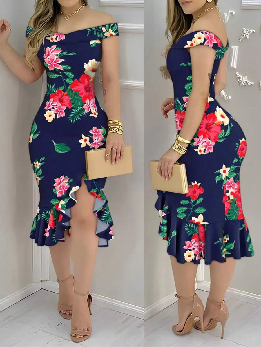 

Платье-миди с цветочным принтом, открытыми плечами и рюшами по низу, облегающее фигуру