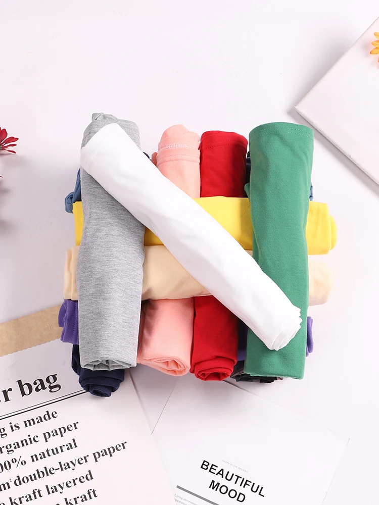 Рисунок 6 - Женская футболка с рисунком мира