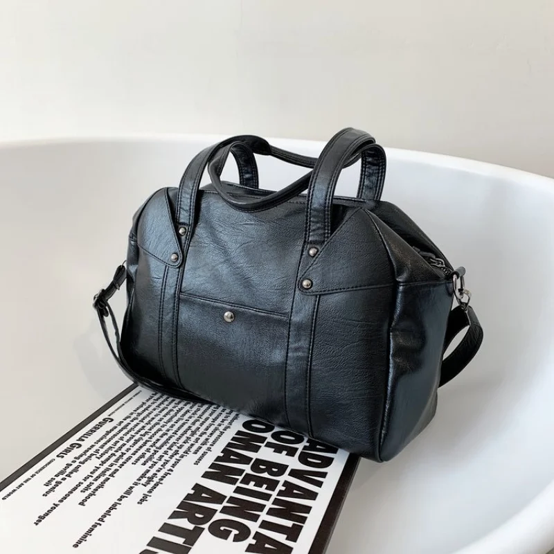 

Elegant Ladies Leather Shoulder Bag Crossbody Messenger Tote Handbag By Famous Designer Luxury Brand For Classic Style
