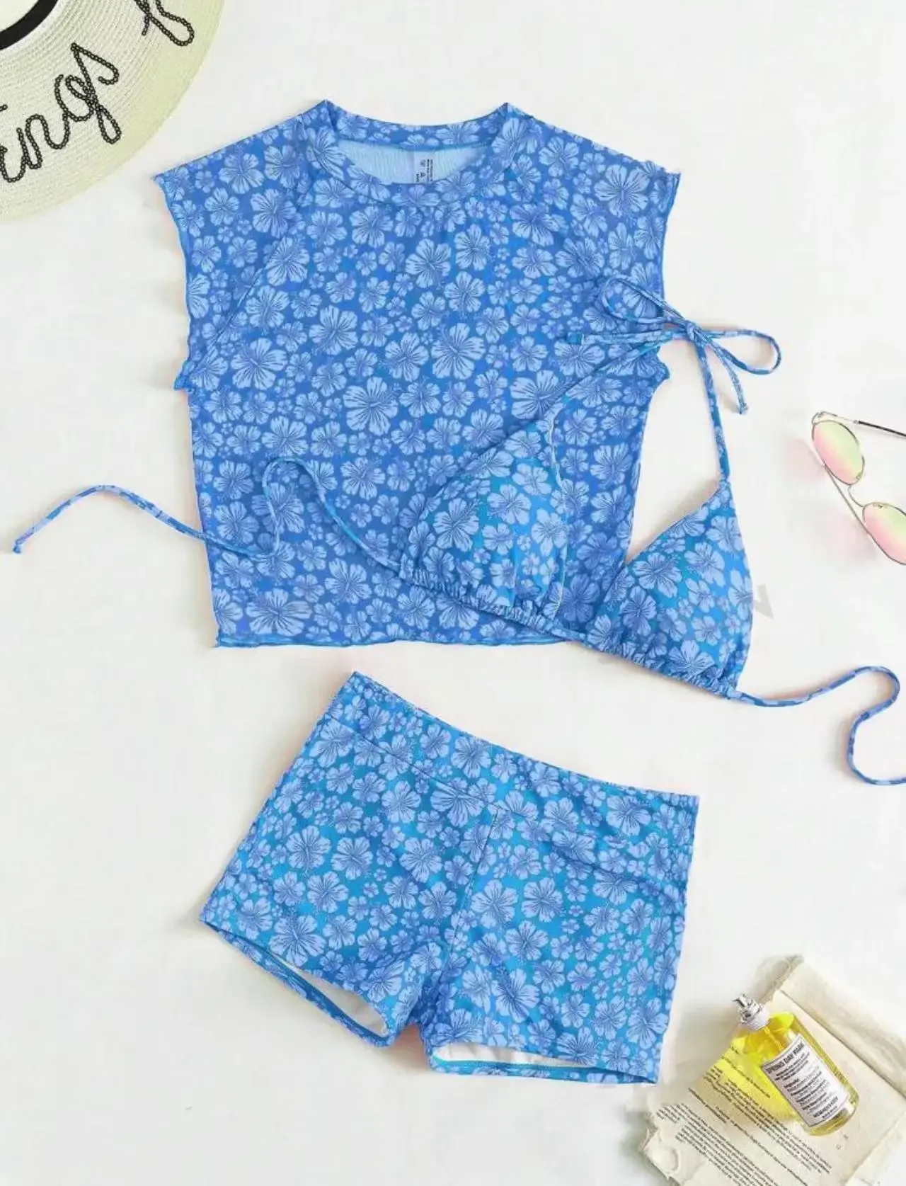 Set bikini rosso a vita alta da donna 3 pezzi con top corto a collo alto costume da bagno femminile costumi da bagno floreali da spiaggia costumi da bagno pantaloncini