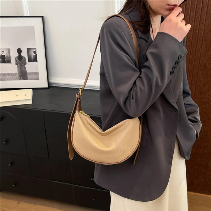 

Элегантный женский клатч с геометрическим рисунком, дизайнерская структурированная сумка с острыми углами, современная атмосфера