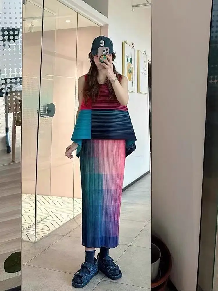 

Rainbow Pleated Skirt Set Women's Fashion Casual Style Two-Piece Suit Short Sleeve round Neck T-Shirt Long Pants Age-Defying