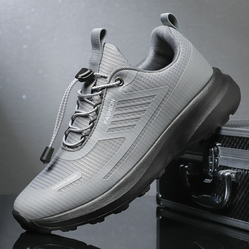  أحذية رياضية بيضاء شهيرة للرجال لعام 2025 - مريحة على طراز لوفر، خفيفة الوزن ومسامية، متينة وغير قابلة للانزلاق، سهلة التنظيف، عصرية #3