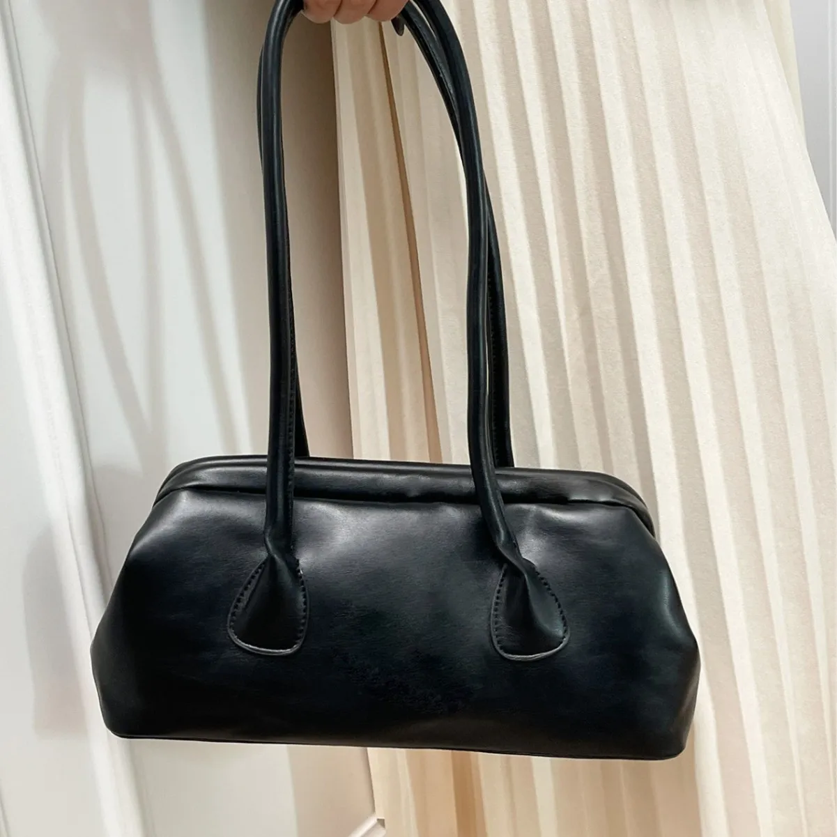 

2025 Baguette Underarm Bag, Luxe Long Shoulder Purse for Women, Niche Rectangle Crossbody, Spacious Day to Night Tote, Textured