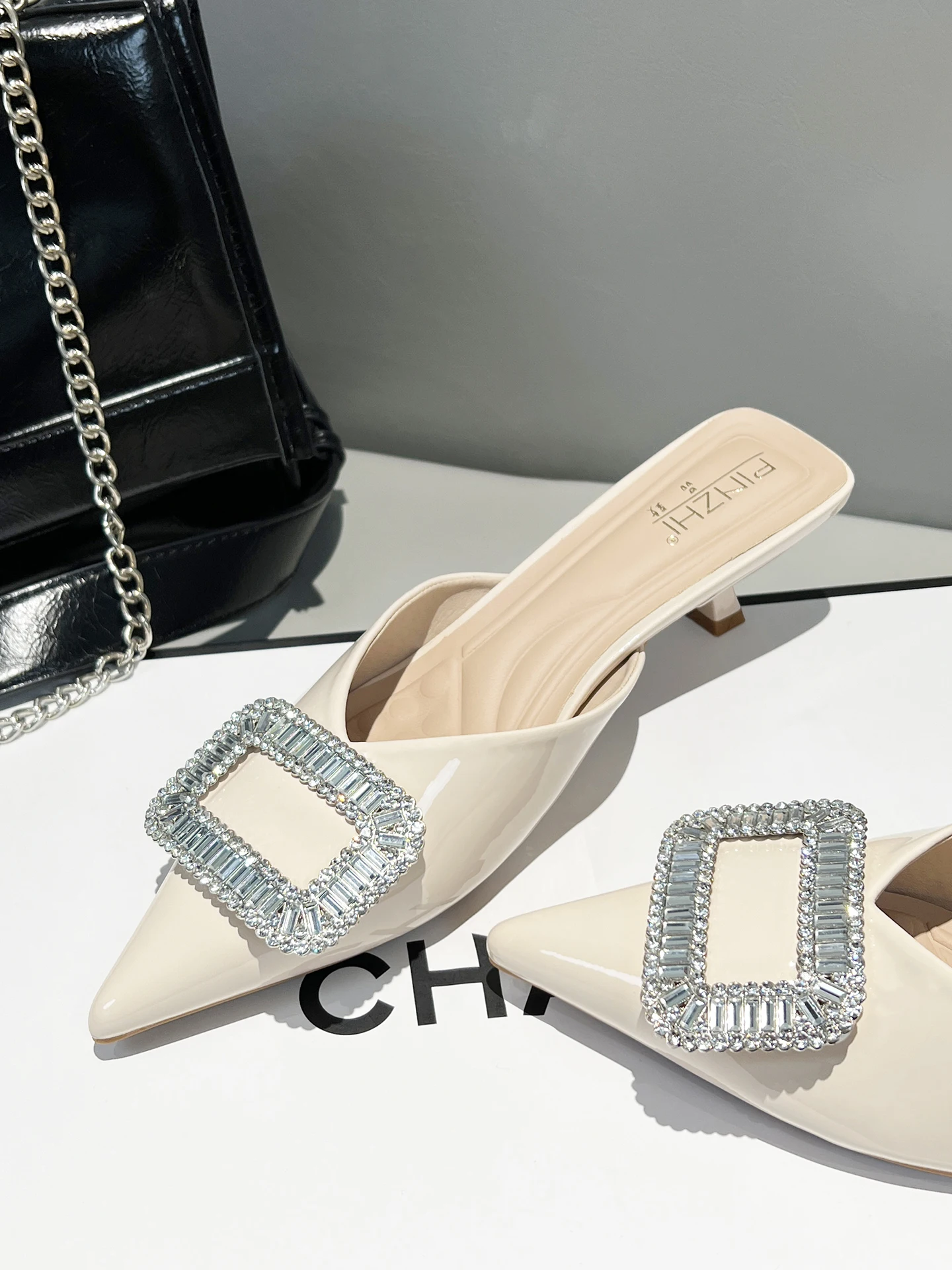 Elegant Pointed Toe Water Diamond Buckle Half Slippers Women Summer Outdoor High Heel Mule Slip-On Sandals Comfortable Suppor...