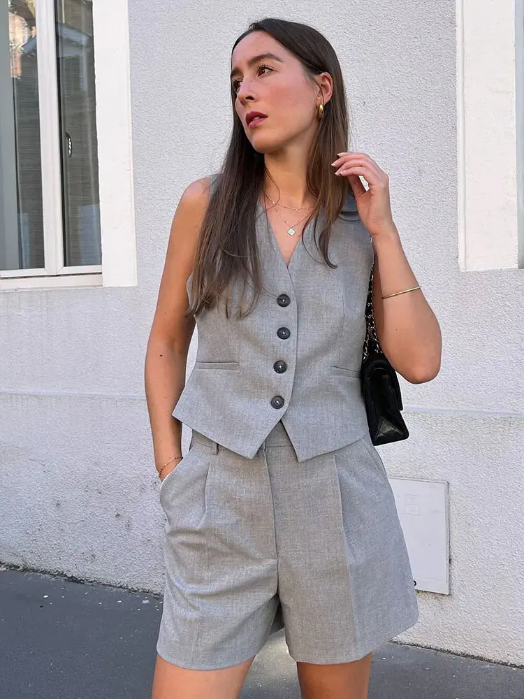 

Летний женский комплект брюк 2024, серый однобортный жилет без рукавов с v-образным вырезом + винтажные женские шорты, уличная одежда для поездок на работу