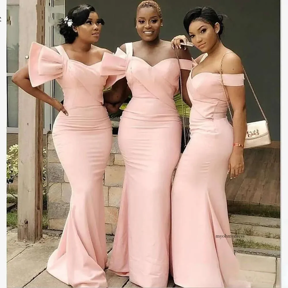 

Beautiful Light Pink Unique Designer One Shoulder Bridesmaid Dresses Pleated Backless Mermaid Maid of Honor Dress Wedding Guest