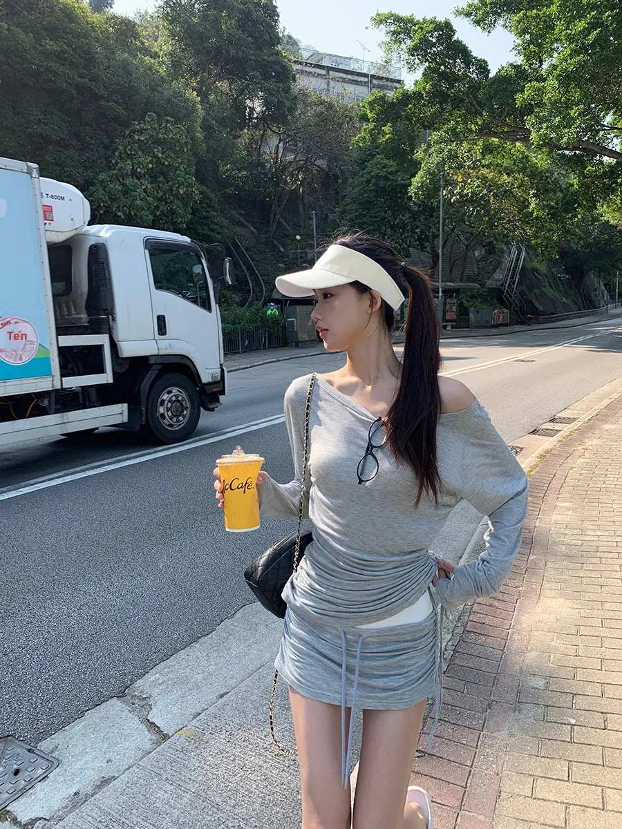 

Солнцезащитный комплект из двух предметов: женская футболка с длинным рукавом и открытыми плечами, прямой крой, для повседневной носки