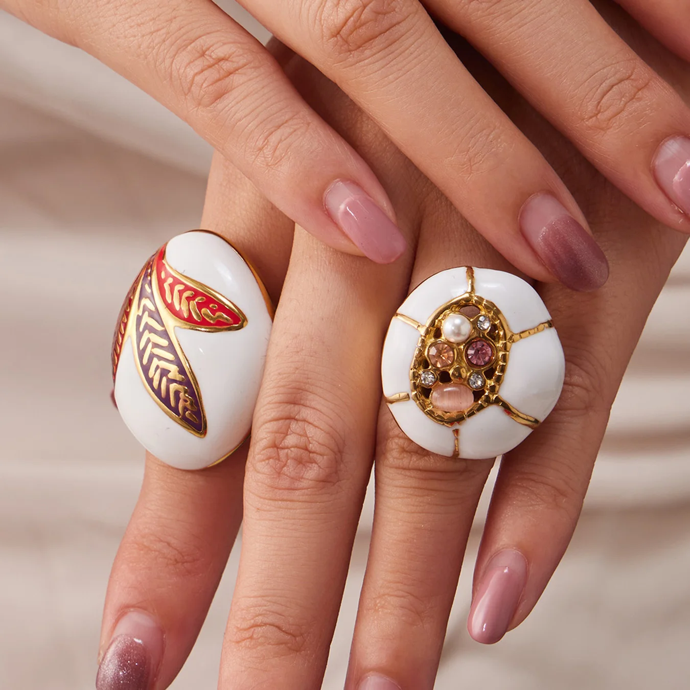 Nivora weiße farbige Glasur-Zirkonia-Ringe für Damen, Edelstahl, wasserdicht, Vintage-Ringe, Hochzeitsschmuck, Großhandel – Detail 4