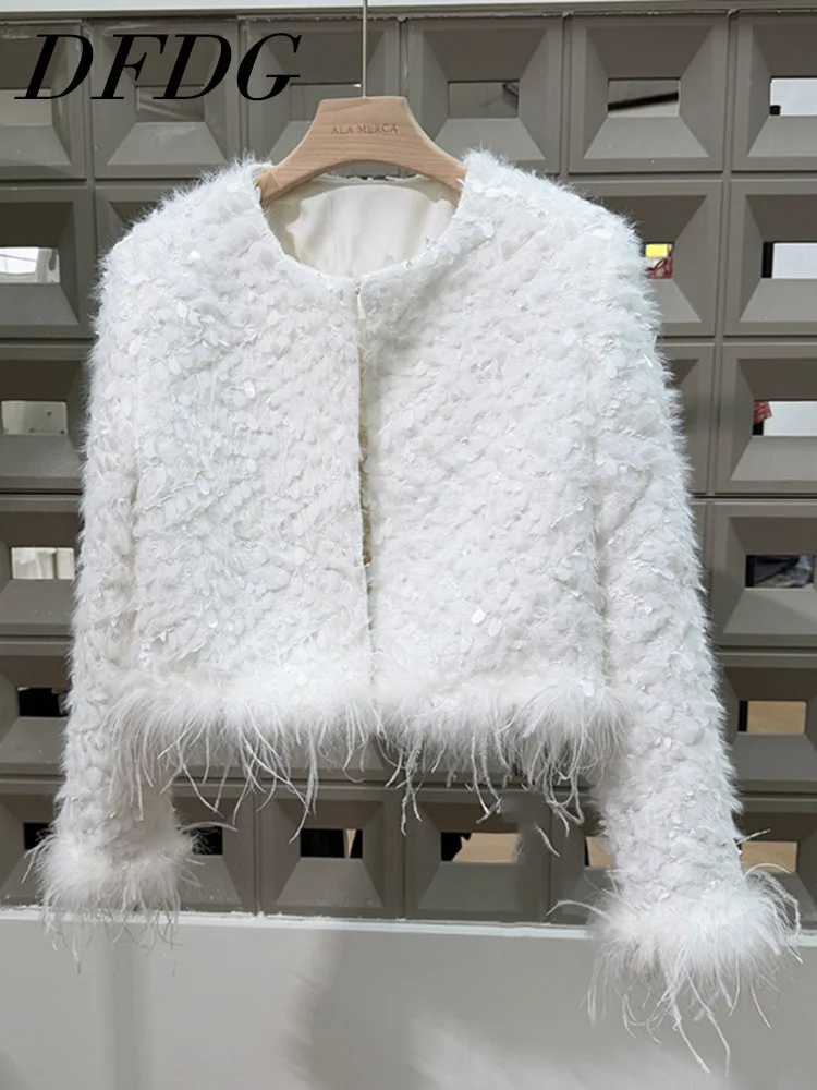 

DFDG2025 Spring Autumn Women's Designer Luxury Feather Sequins Coat Fashion Short Jacquard Embroidery Patchwork Round Neck Coat