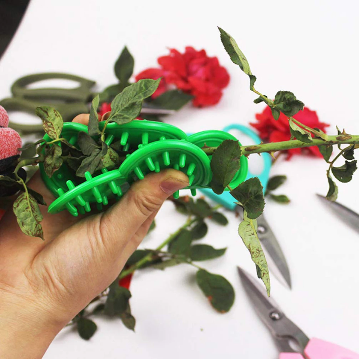 

Rose Thorn Stripper Tool Floral Leaf Thorn Remover Durable Metal Garden Flower Shop Use Professional Stripping Tool For Roses