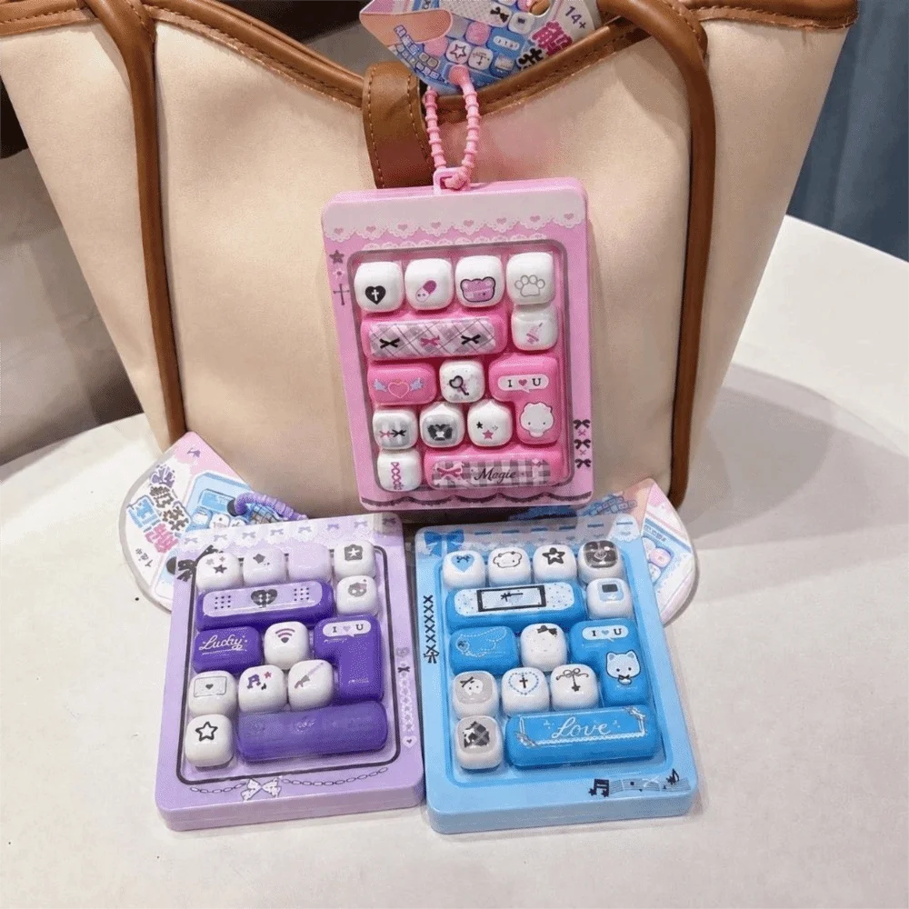 14-Key Fidget Keyboard Keychain Cute Plastic Mini Keyboard Pendant Dual-Tone Pressable Button Button Press Keychain Party Favor