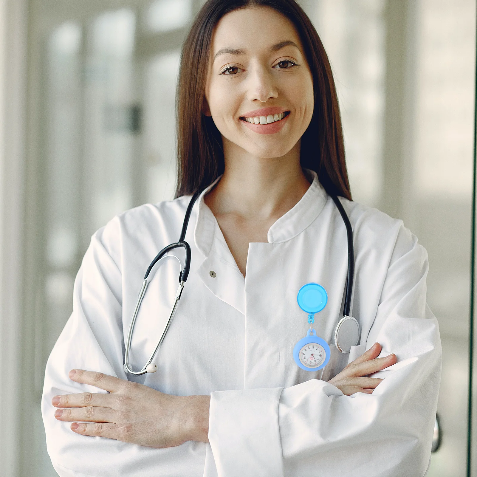 

Watch Light Blue Smiling Face Decor Clip-on Nurse Watch for Women Men Students Accurate Time Keeping