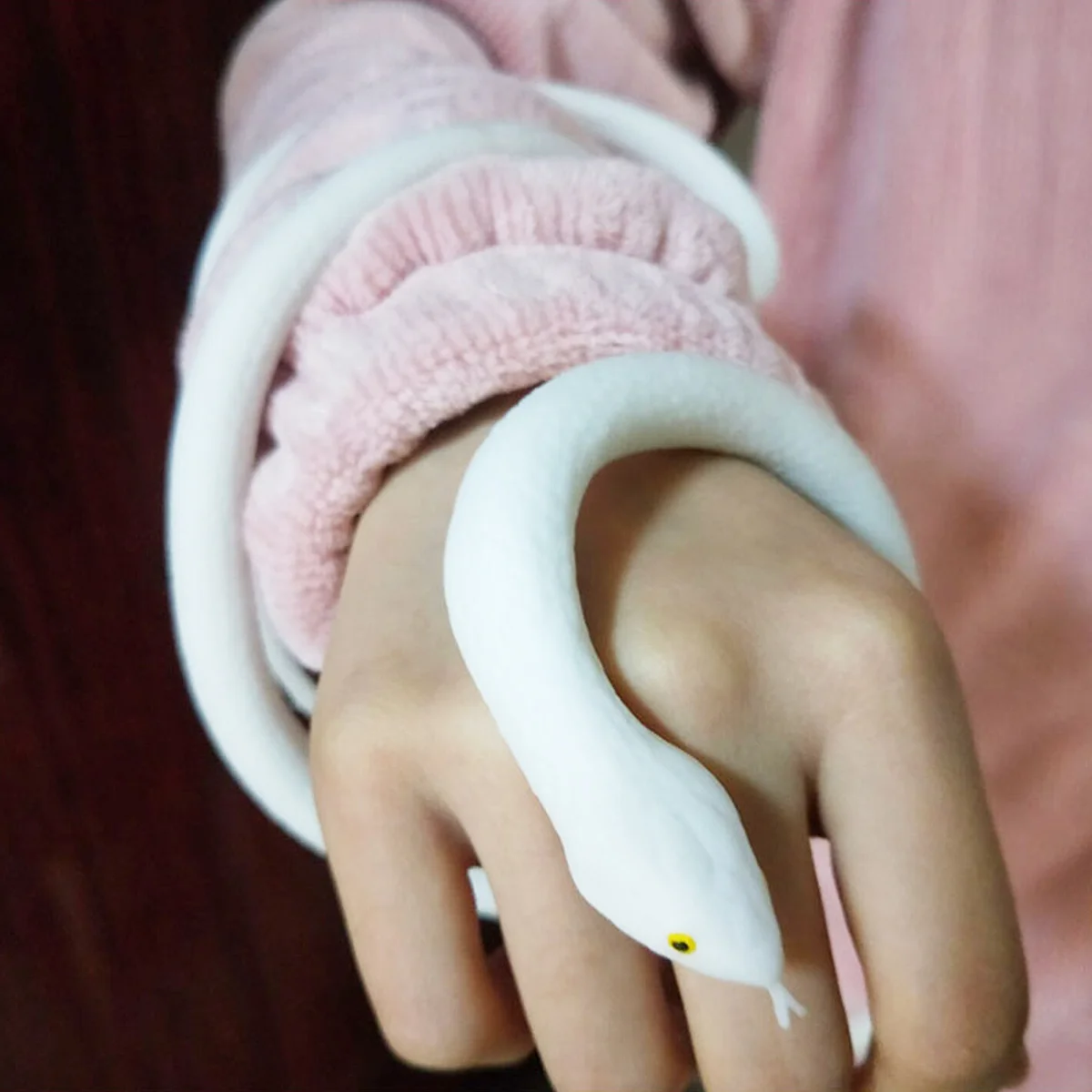 Fake Snake Toy Simulation Snake Realistic Snake Prank Prop Cosplay Props Tricky Playthings for Kids Children (White)