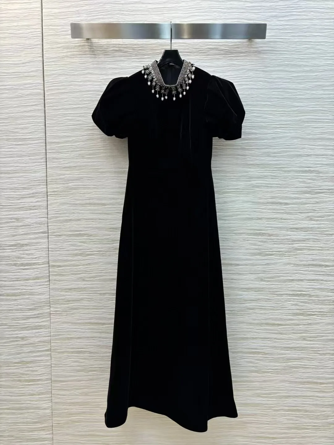 High end customized women's 2025 early spring standing collar velvet bubble sleeve long dress