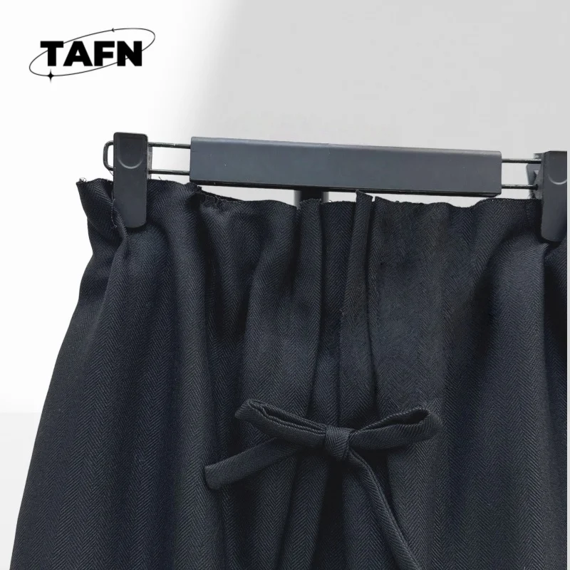 Elegancka, codzienna mini spódniczka damska z wysokim stanem, estetyczny design, bawełniana spódnica damska, codzienna mini spódnica z wysokim stanem, styl AI1325