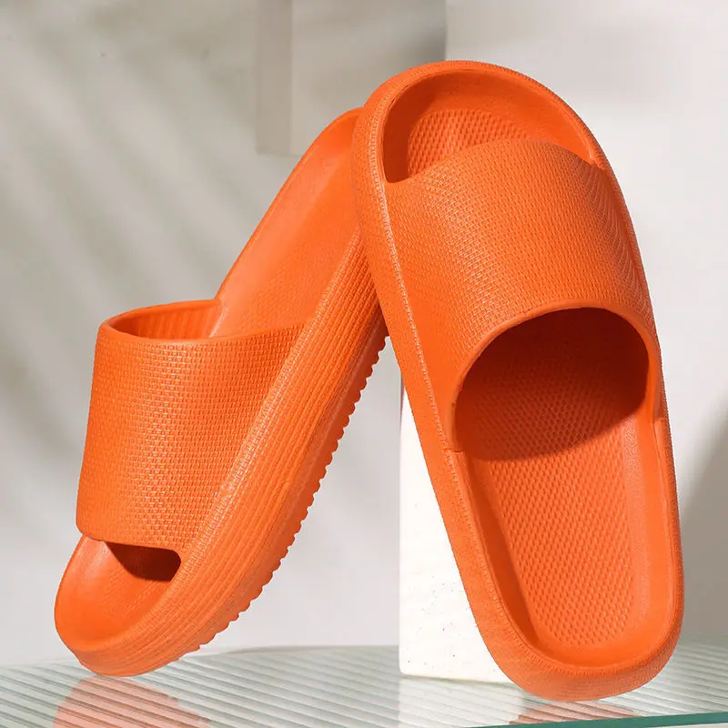 New Outdoor ultra-soft indoor-outdoor men's and women's slippers, thick-soled couple's flip-flops for indoor and outdoor use view 3