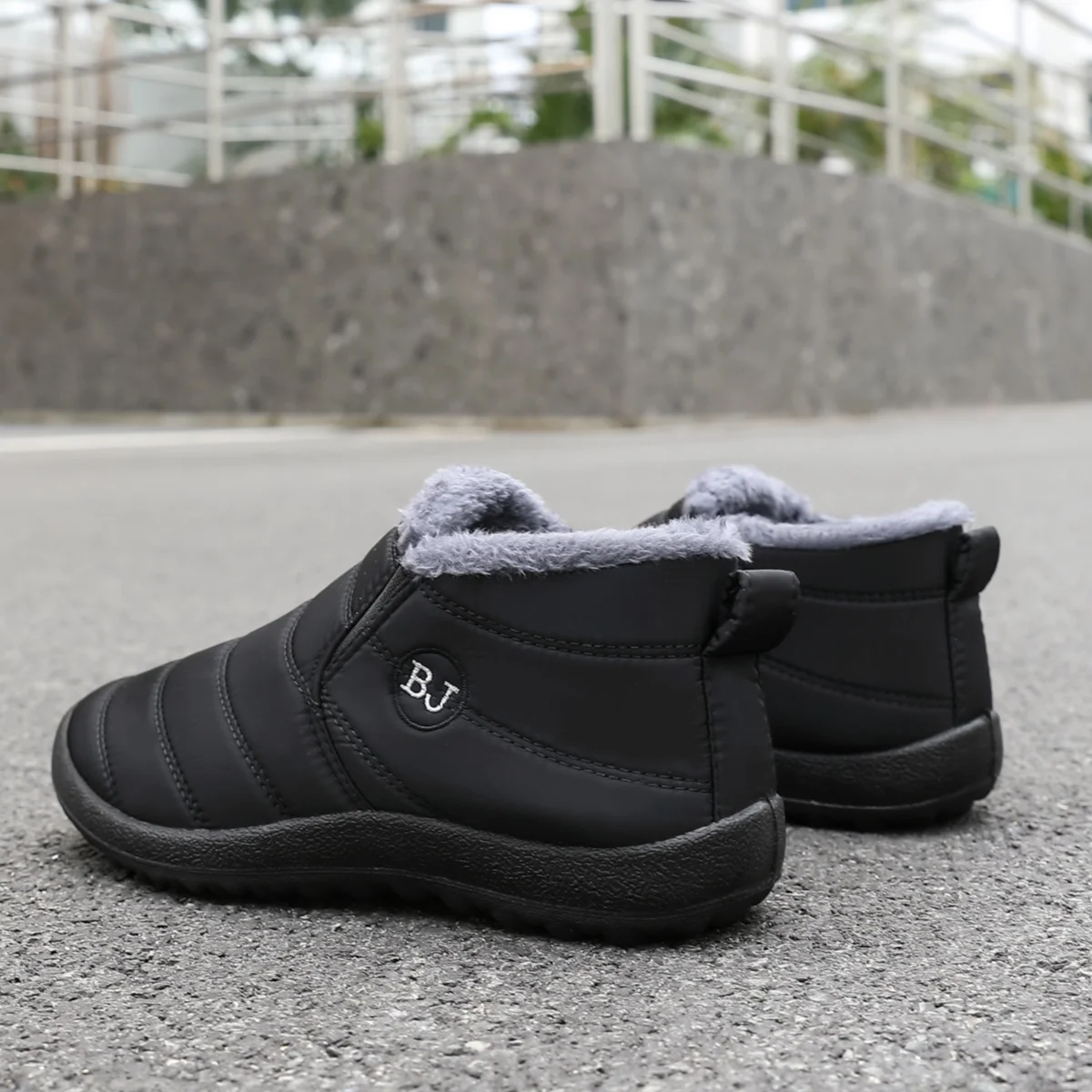 Herren-Slip-On-Stiefeletten: stilvolle, bequeme Winterstiefeletten, die warm, trendig, klassisch und vielseitig sind. – Detail 11