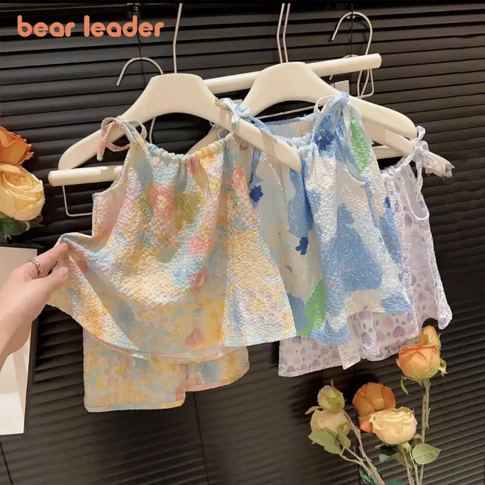 Bear Leader 2023 New Summer Halo Dyed Oil Painting Style Baby Girl\'s Clothing Set Suspended Top+shorts Two Piece Set