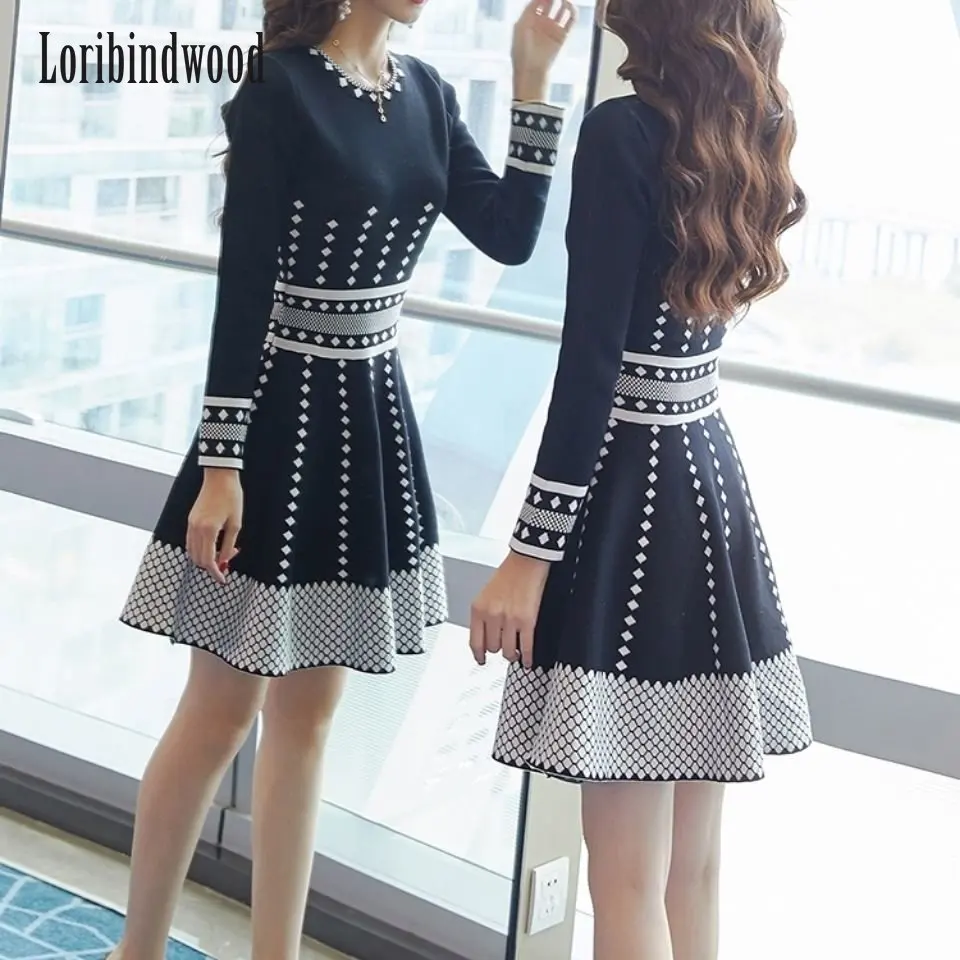 Knitted Dress Autumn and Winter Women's 2023 New Mid-Length Waist-Tight Temperament Slimming and Fashionable Small Black Dress