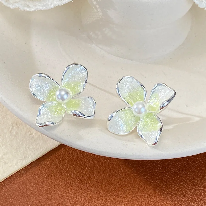 Gradually change color flower pearl stud earrings female simple personality unique fashion versatile earrings