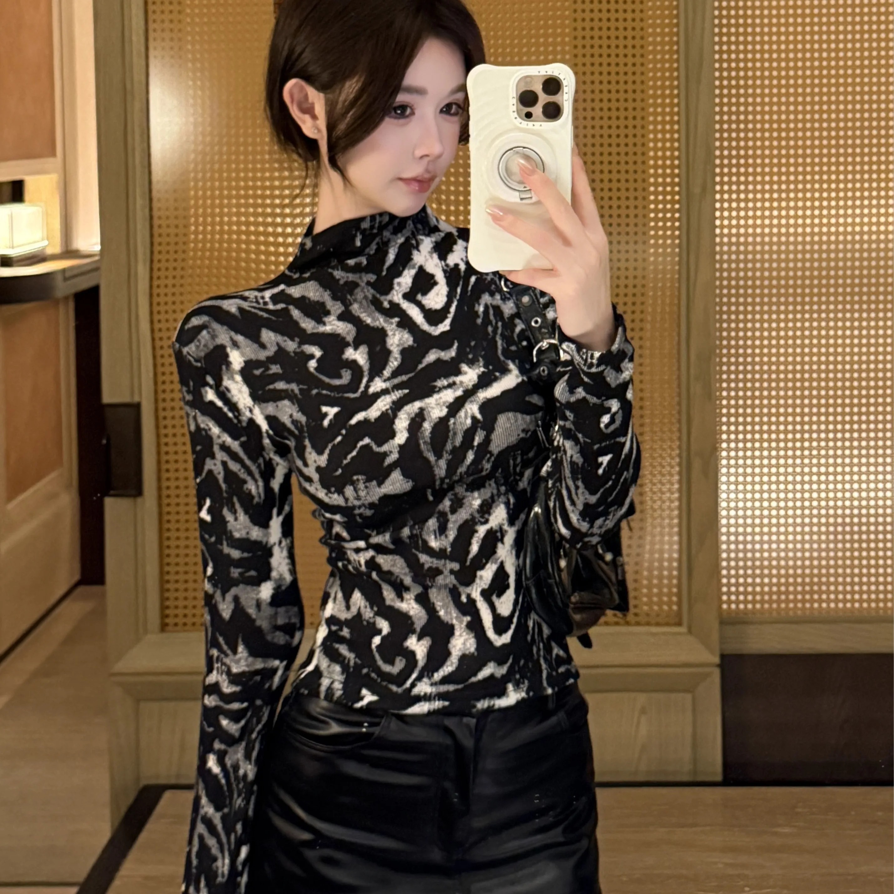 Spicy Girl f Collo alto Bla Bianco Stampa leopardata T-shirt lunga Sve Strato base da donna irt Autunno Inverno Nuovo Sle