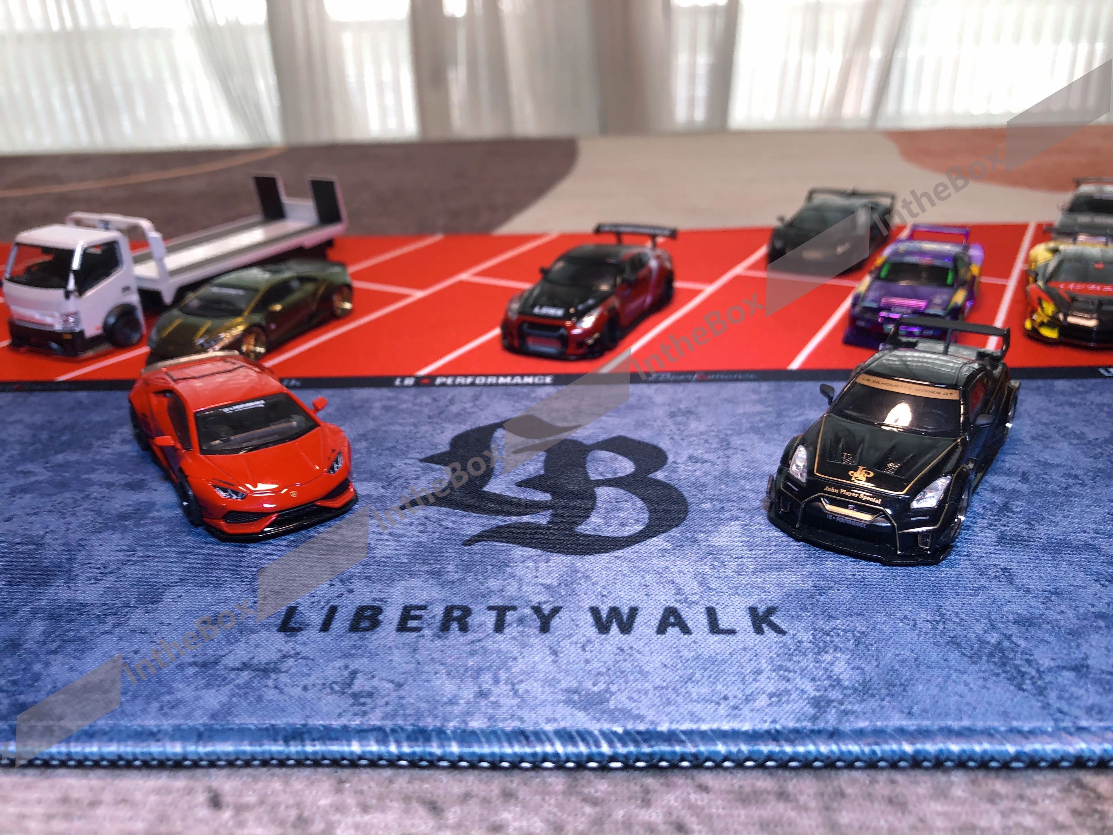 1/64 Scale LBWK LARGE Mouse Pad Parking Lot 30cm x 60cm Car Scene Diorama Display Toy