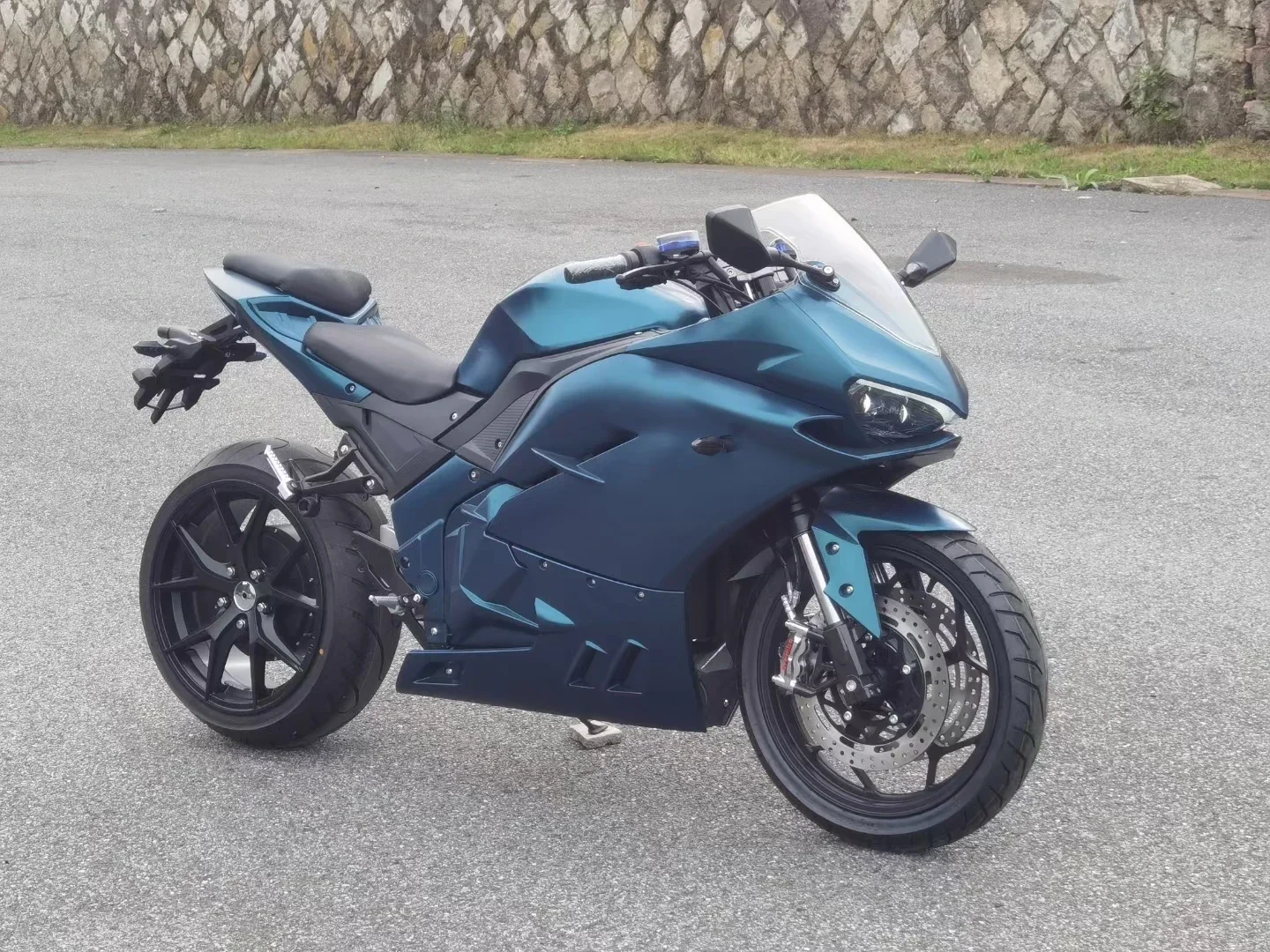 STLF أحدث بطارية ليثيوم للطاقة الجديدة عالية السرعة الأكثر مبيعًا دراجة نارية كهربائية عالية الطاقة 8000w72 مركبة كهربائية للطرق الوعرة