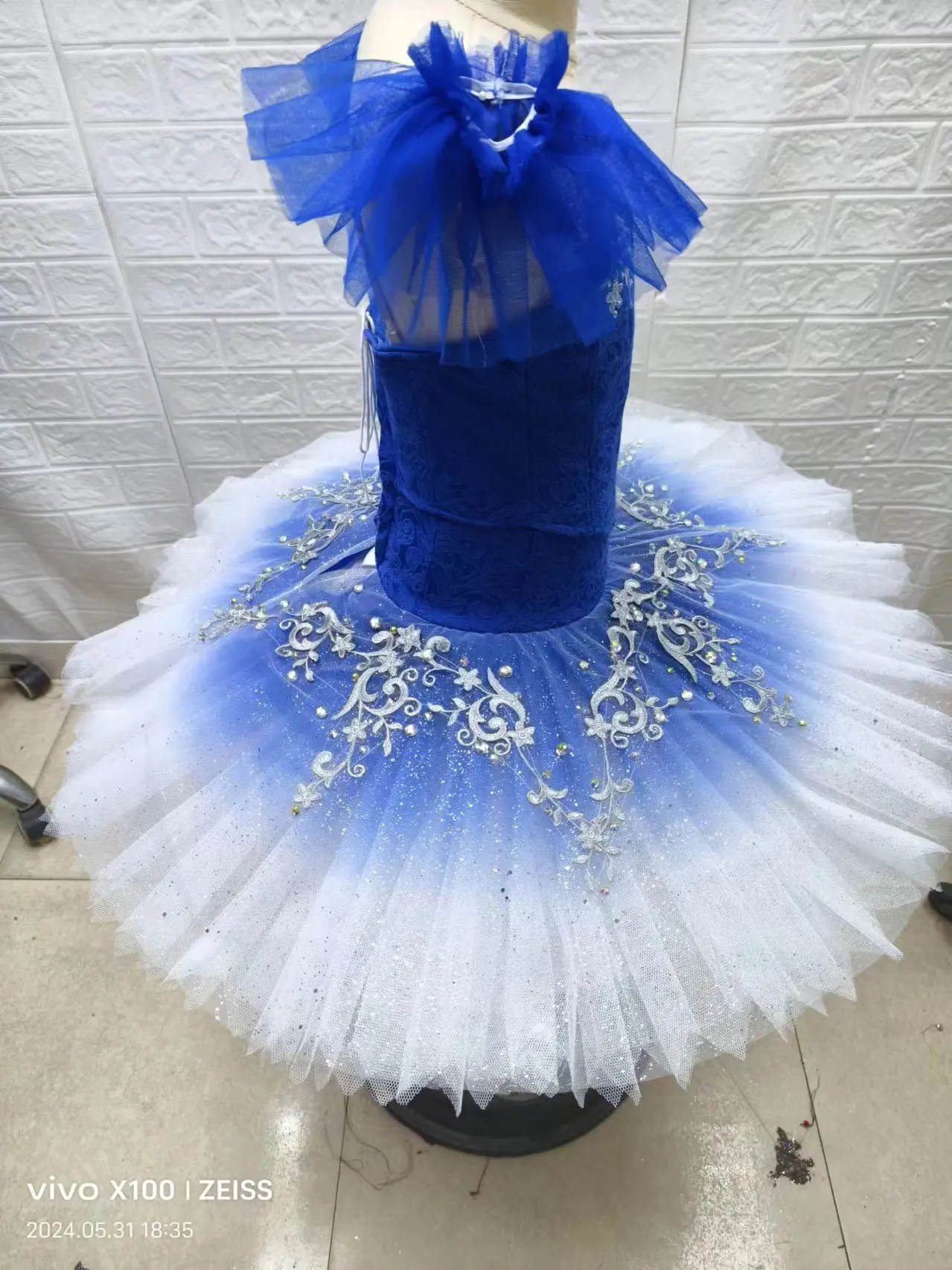 Professional High Quality 12 Layers Custom Size Kids Girls Women Adult Stage Performance Wear Ombre Blue Ballet Tutu Costumes