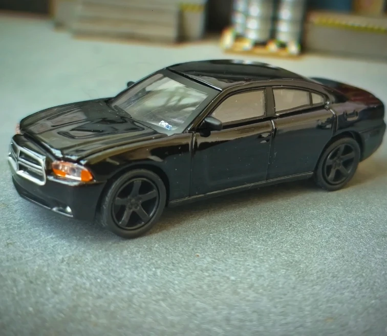 Green Ligh1:64 2011 Dodge Charger High Simulation Diecast Car Metal Alloy Model Car Children's toys collection gifts
