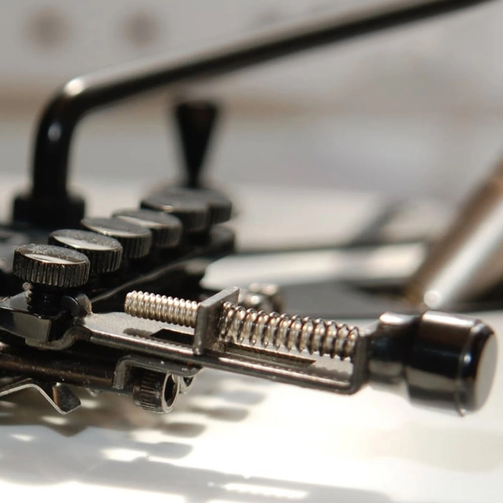 

Интонационный инструмент, запасные части для музыкальных инструментов, принадлежности для ремонта, простое в использовании оборудование, инструмент для настройки электрогитары