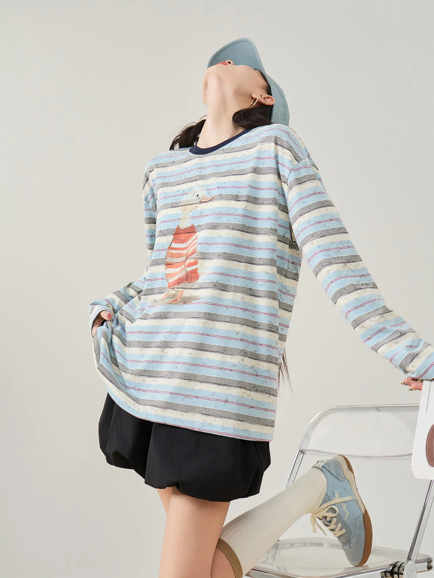 

Синяя футболка с длинными рукавами и забавным принтом в полоску, женская корейская свободная универсальная футболка с длинными рукавами, весенняя новинка, топ