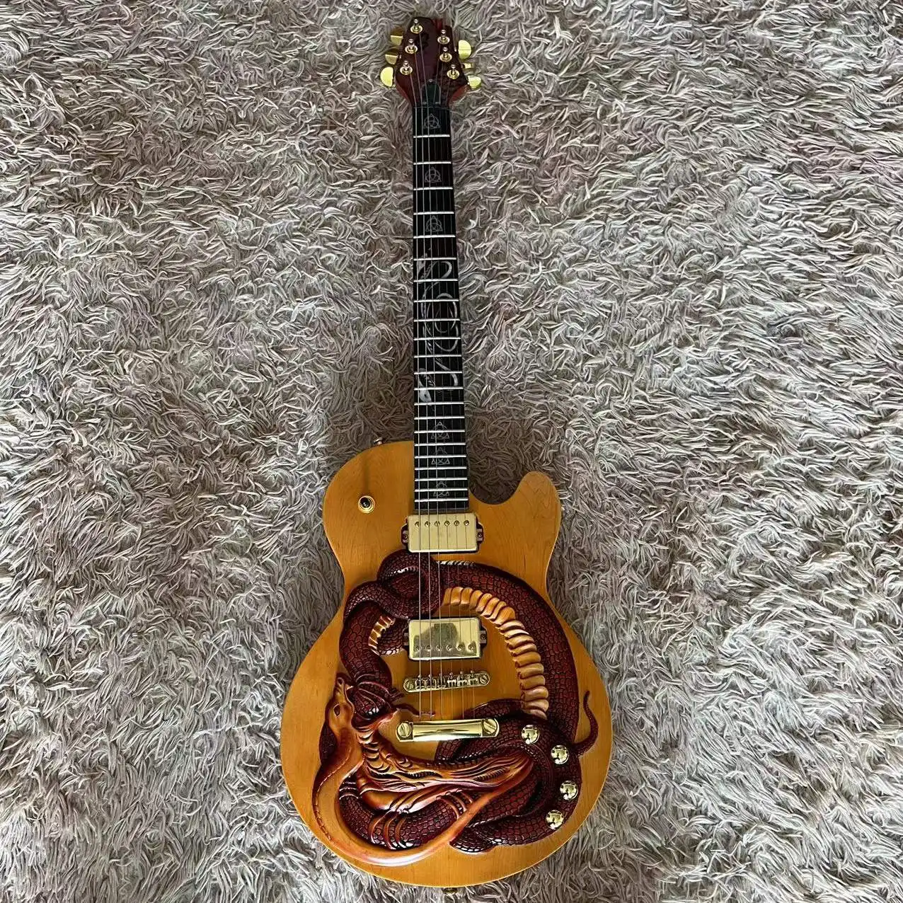 In stock, creative carving design electric guitar (pre-sale 60 day delivery), 6-chord, customized, factory real pictures, can be