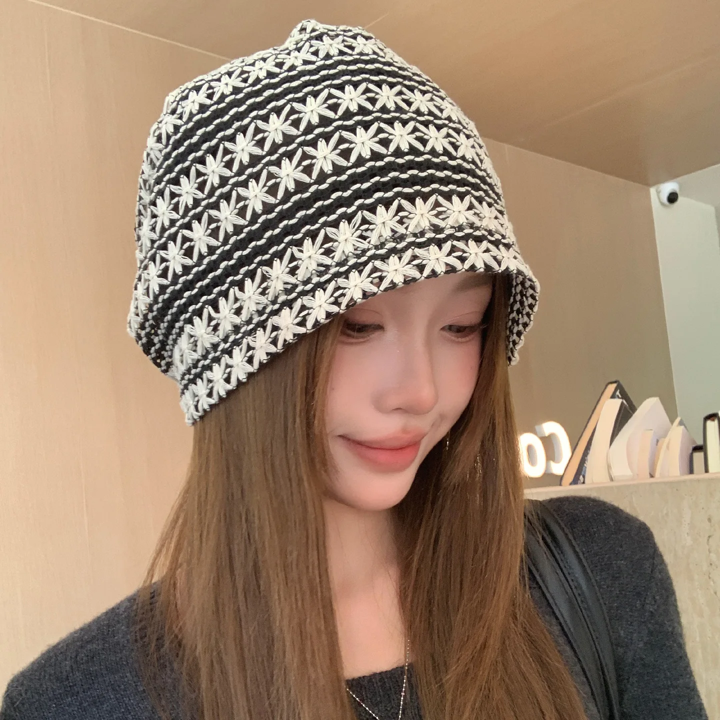 Böhmische handgewebte, ausgeschnittene Kapuzenmütze für Damen, gehäkelte Strickmütze im Ethno-Stil für Reisen und Fotos – Detail 20