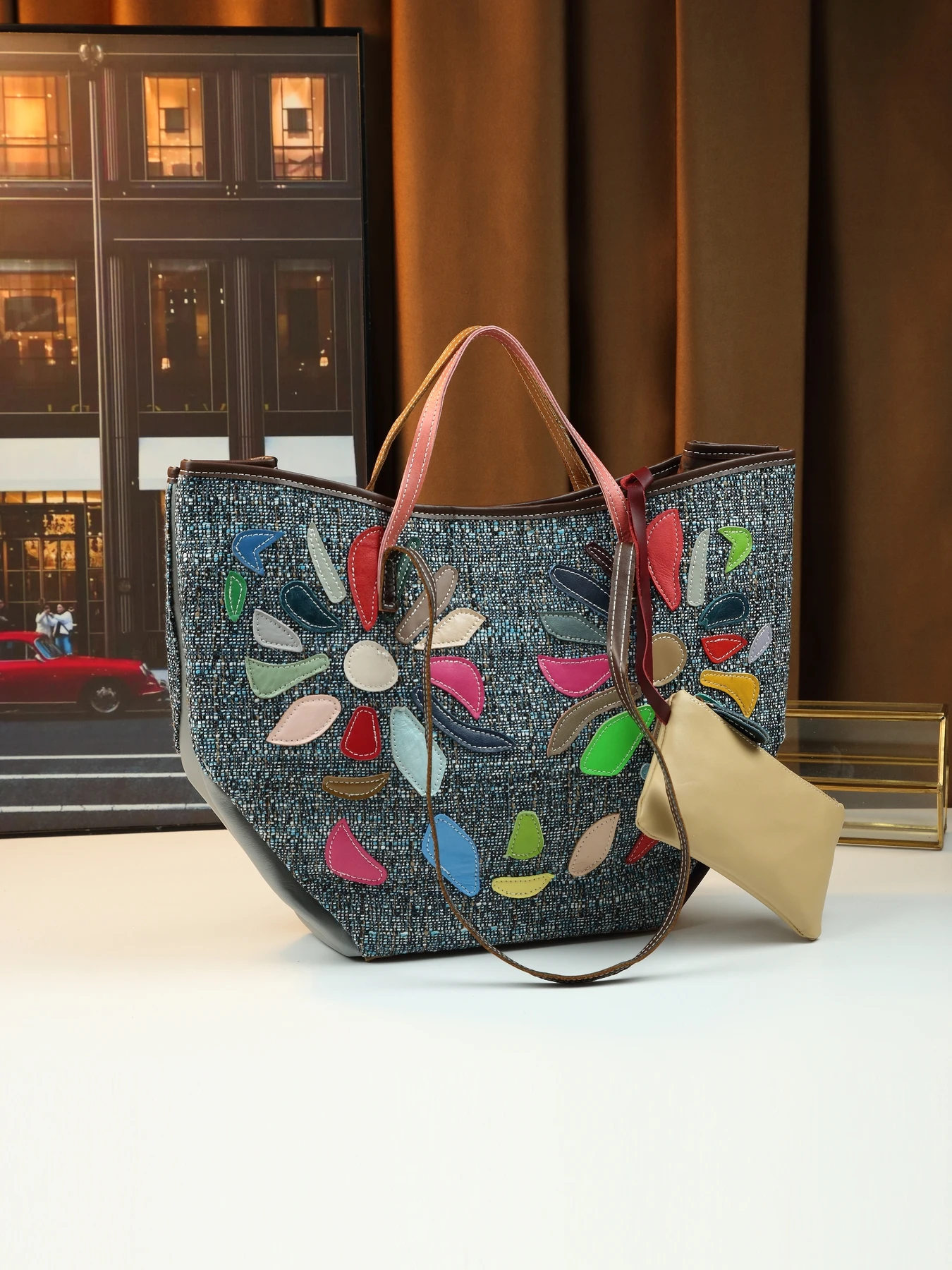 

2026 new splicing random irregular graphics leather bag fashionable portable bucket bag