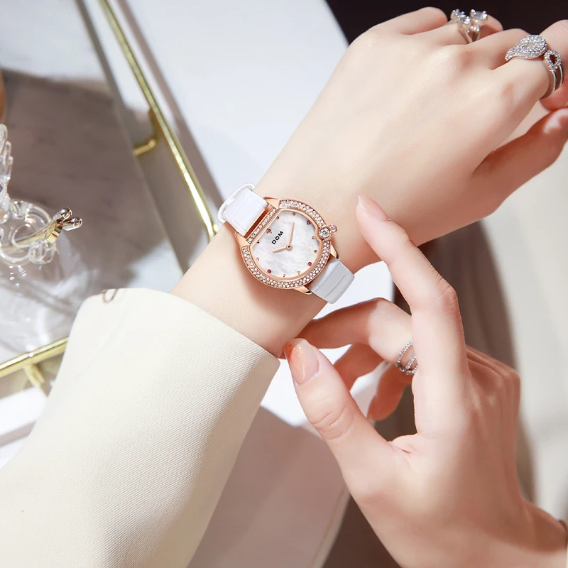 ساعة كوارتز نسائية غير رسمية ، ساعات ذهبية ماسية ، مؤشر جلد أبيض ، ساعات يد نسائية للفتيات ، هدية ساعة ، موضة ،