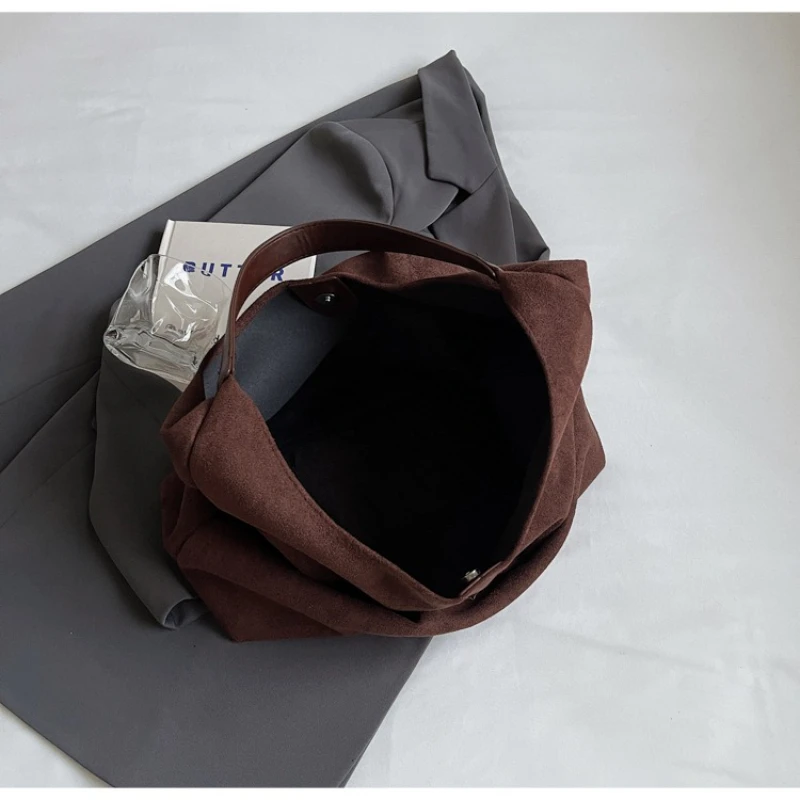 ฤดูใบไม้ร่วงและฤดูหนาววินเทจกระเป๋าสตรีขนาดใหญ่ความจุหนังนิ่มกระเป๋าสะพายสีทึบเรียบง่ายสบายๆกระเป๋าเดินทางย้อนยุคกระเป๋าถือ