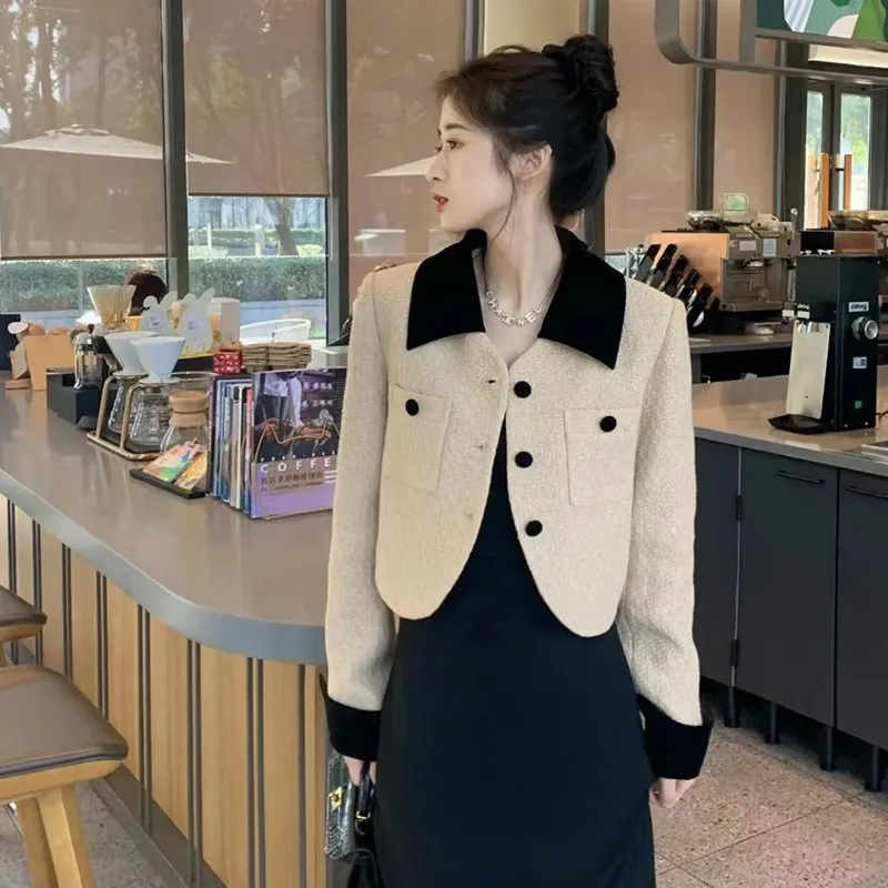 

2024 Autumn Winter Surcoat New Women's French Fashion Small Fragrant Short Coat Korean Loose High End Western Style Top Jackets
