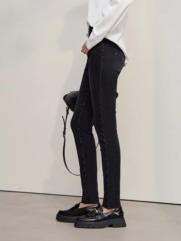 AMII Women's Jeans 2025 Winter New Slim Cotton Warm Versatile Women Denim Pants Solid Black Retro Casual Women's Pants 12544116