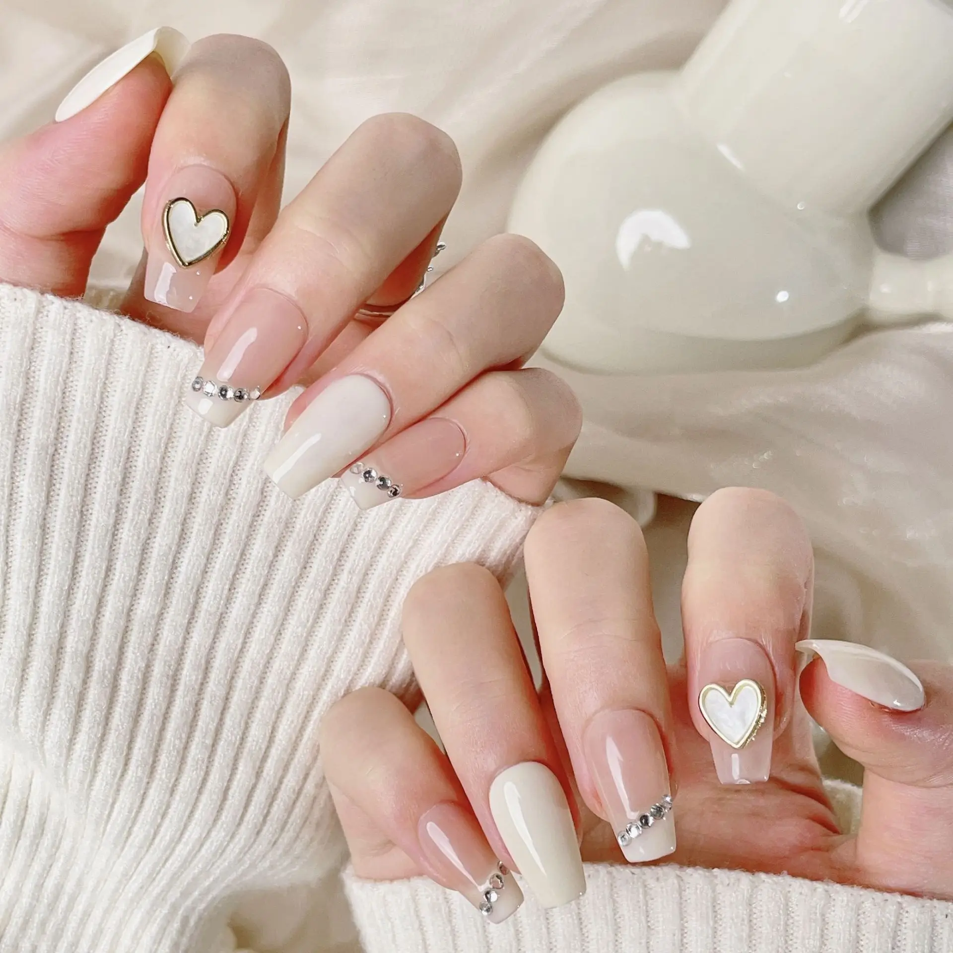 Autumn and Winter New Wear Nail Pure Handmade Nail Patch Solid Color Shell Love French Pure Desire Wind Advanced Fake Nails